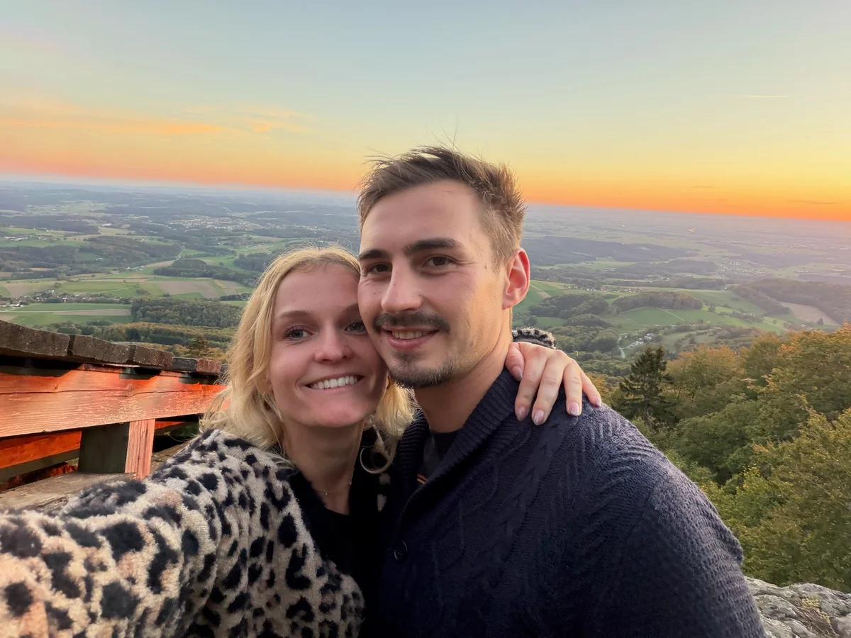 Gemeinsames Foto im warmen Abendlicht